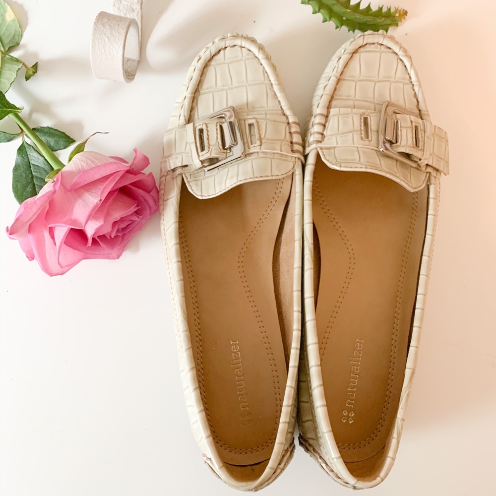 Naturalizer Loafers Size 8